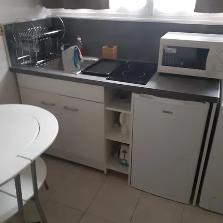 公寓 Centre- Small Pied-a-terre Near Beaches