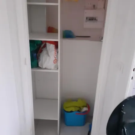 Centre- Small Pied-a-terre Near Beaches Apartmán *