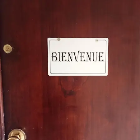 Centre- Small Pied-a-terre Near Beaches Nice